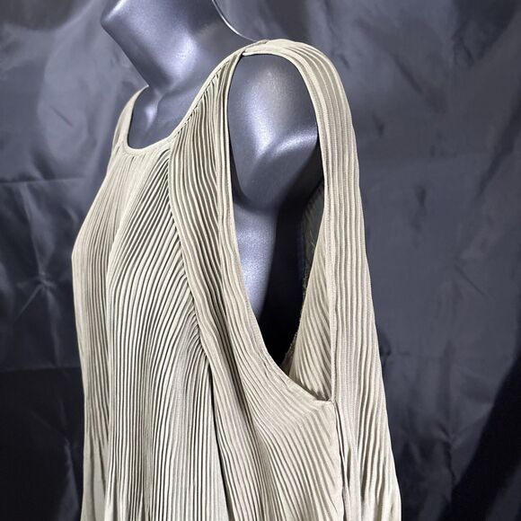 JUSTFAB Women Size M Olive Green Crew Neck Cold Shoulder Long Sleeve Blouse - Picture 9 of 14